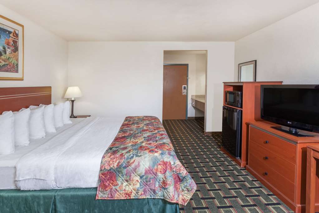 Baymont Inn & Suites Decatur - thumb 8