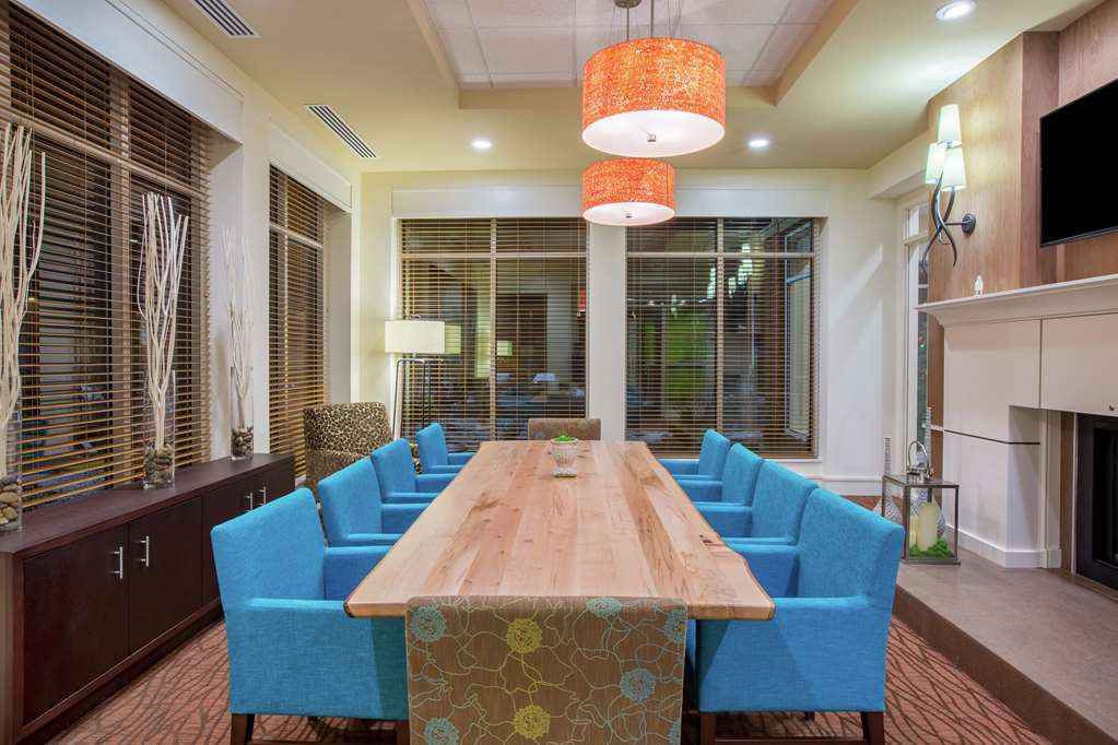 Hilton Garden Inn Olympia - thumb 10