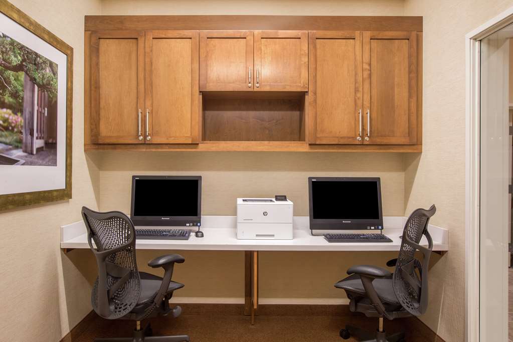 Hilton Garden Inn Olympia - thumb 17