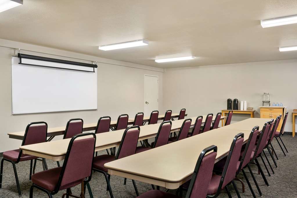 Baymont Inn & Suites Elko - thumb 14