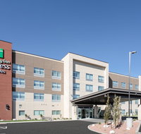 Holiday Inn Express  Suites Ely - Accommodation Ohio