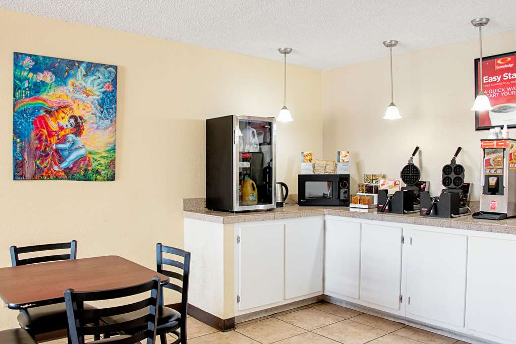 Econo Lodge - thumb 17