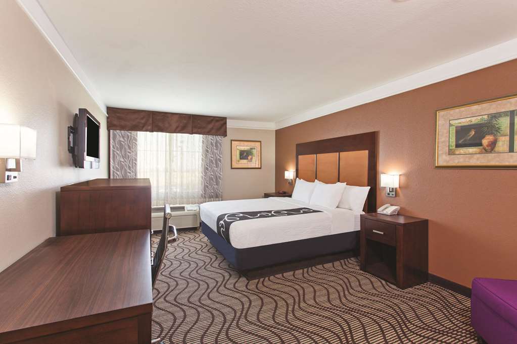La Quinta Inn & Stes Hesperia - thumb 6