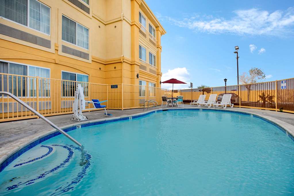 La Quinta Inn & Stes Hesperia - thumb 11