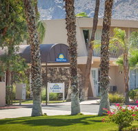 Days Inn by Wyndham Palm Springs - Accommodation Ohio
