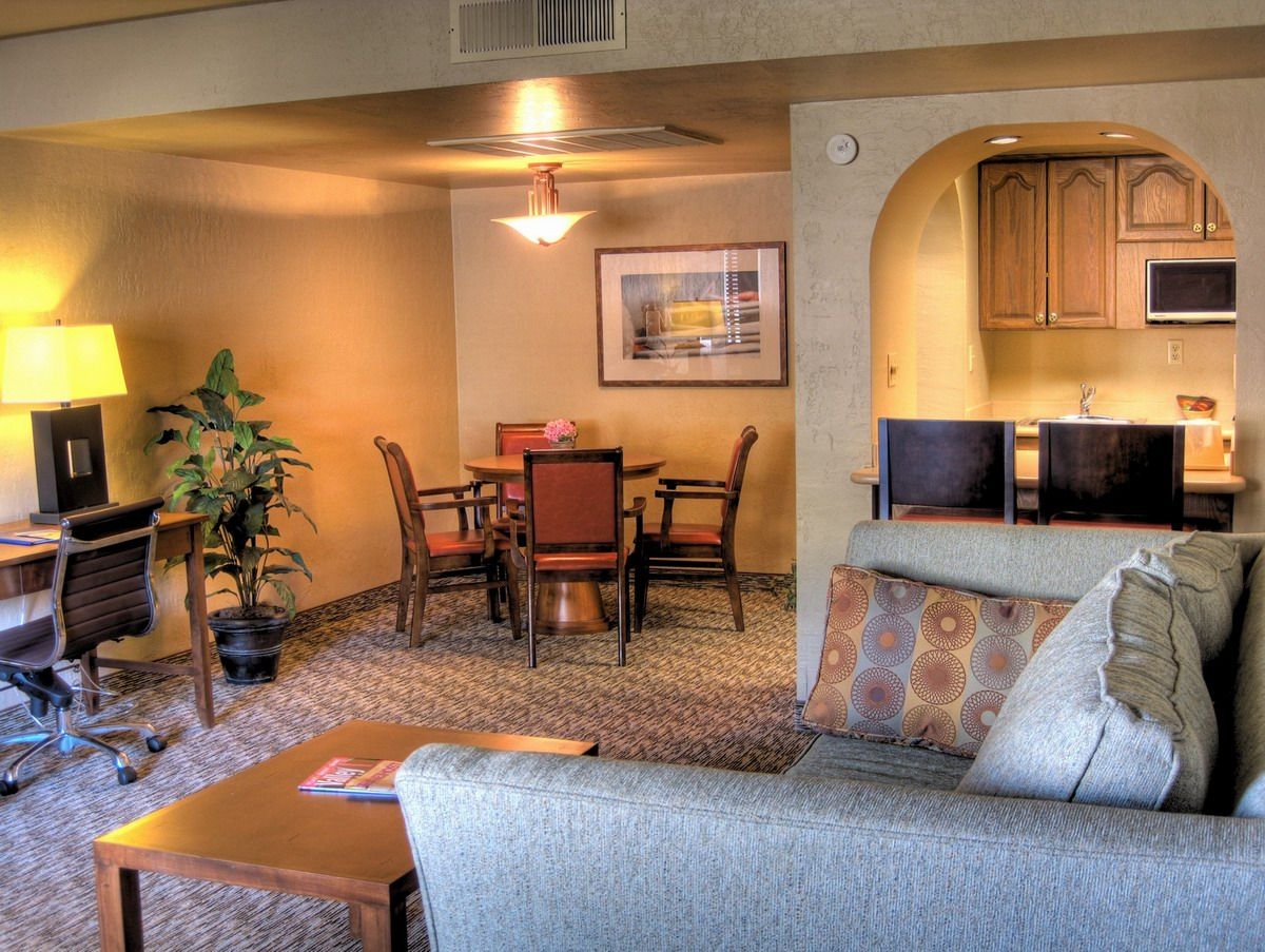 Dobson Ranch Inn And Suites - thumb 4