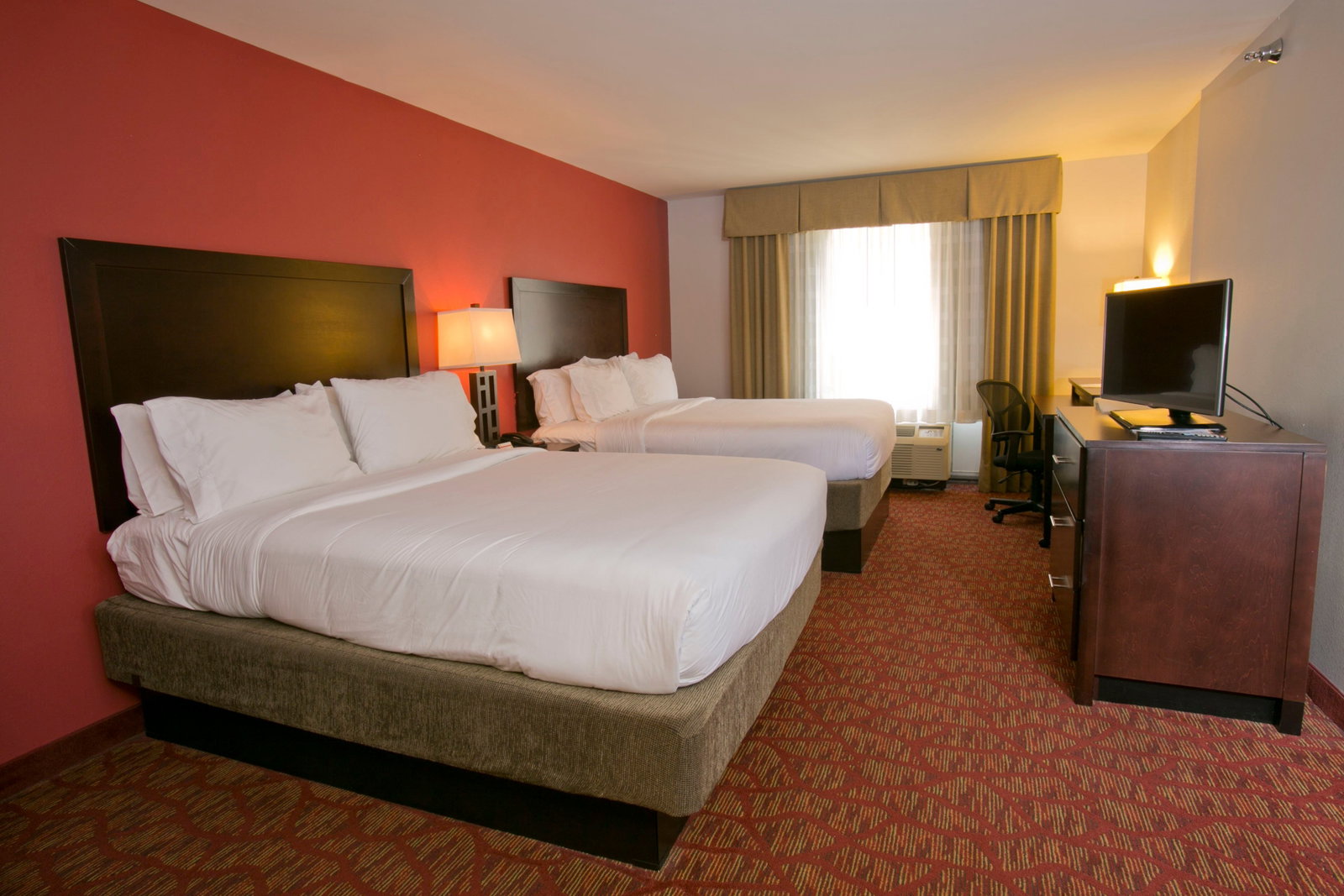 Holiday Inn Express Hotel & Suites - thumb 6