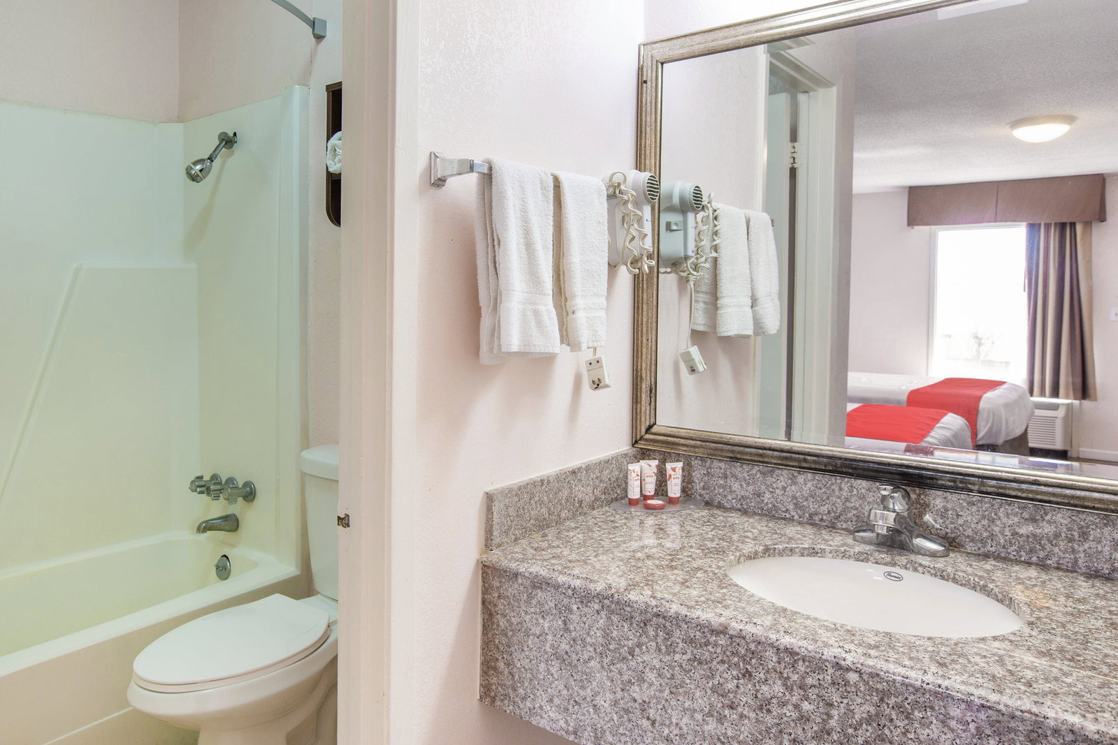 OYO Hotel Brookhaven - thumb 11
