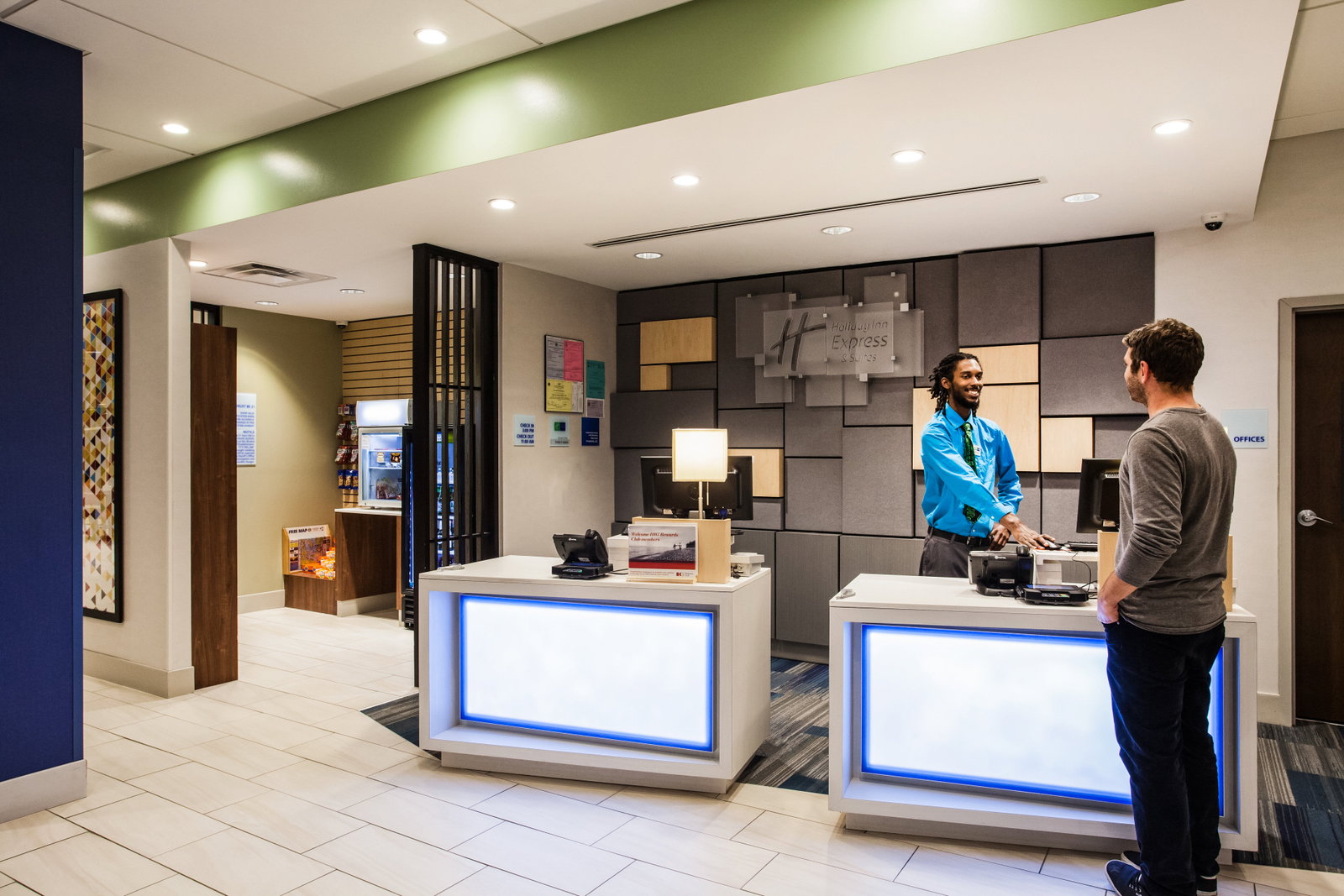 Holiday Inn Express & Suites - thumb 4