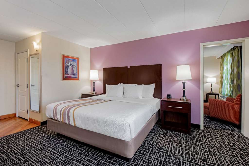 La Quinta Inn & Suites Lexington Park - thumb 10