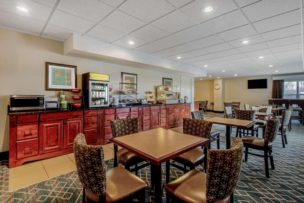 La Quinta Inn & Suites Lexington Park - thumb 14
