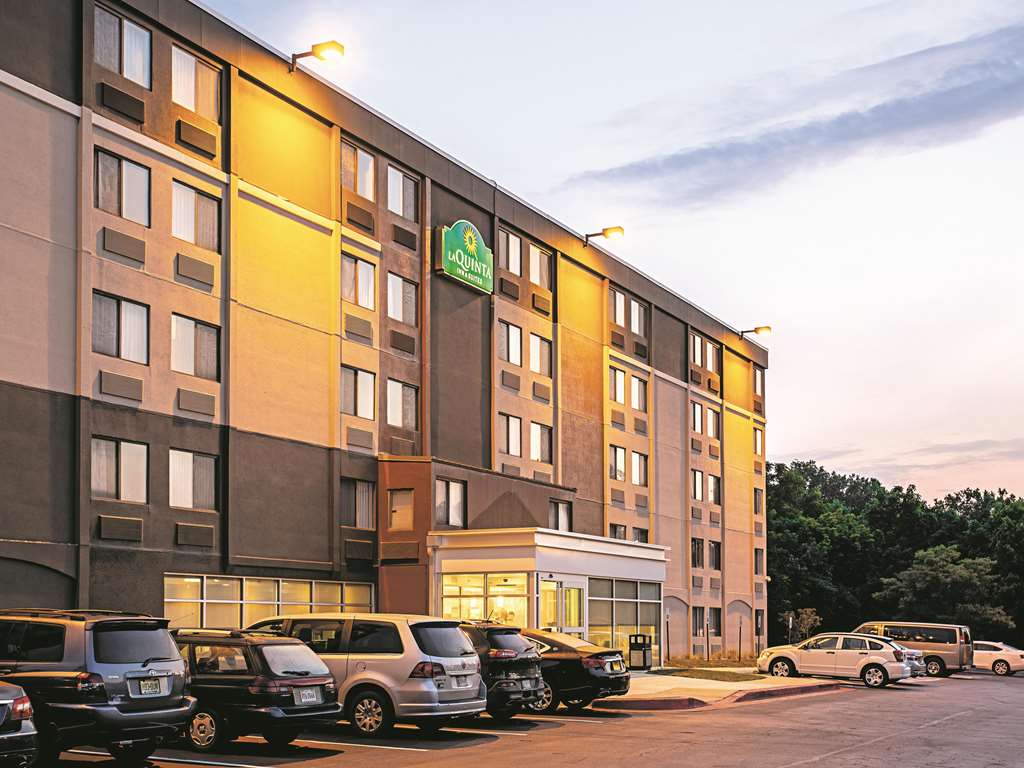 La Quinta Inn & Suites Baltimore North - thumb 1