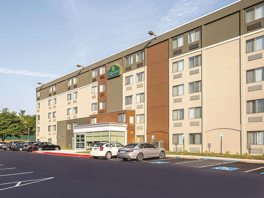 La Quinta Inn & Suites Baltimore North - thumb 2