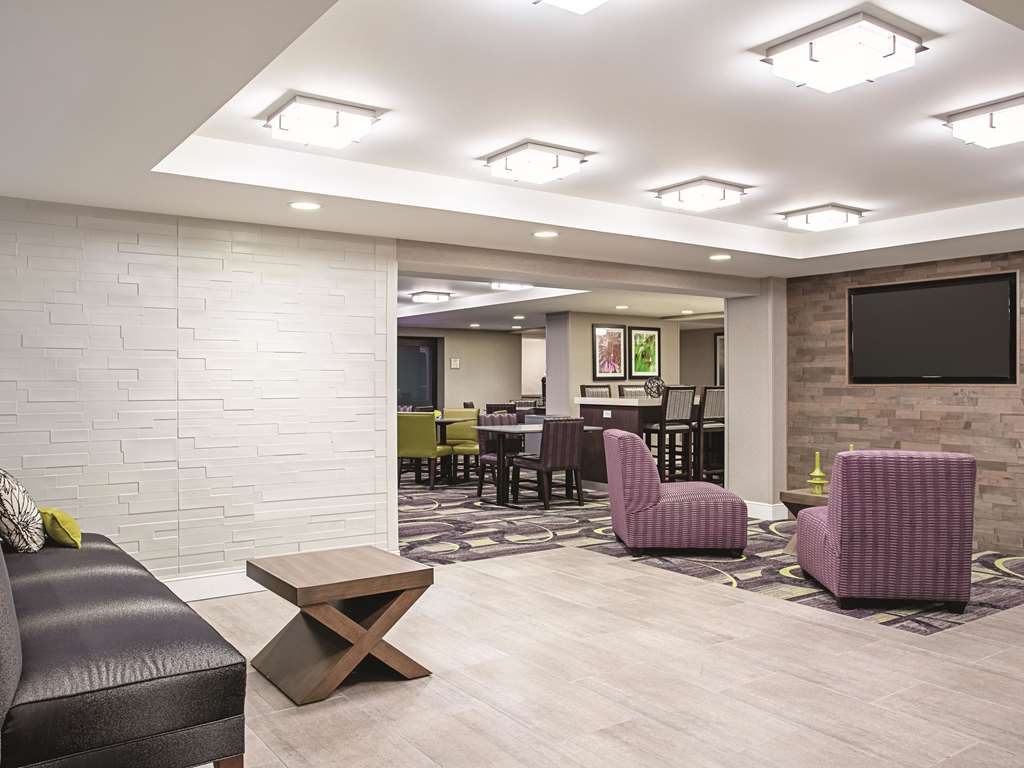 La Quinta Inn & Suites Baltimore North - thumb 5