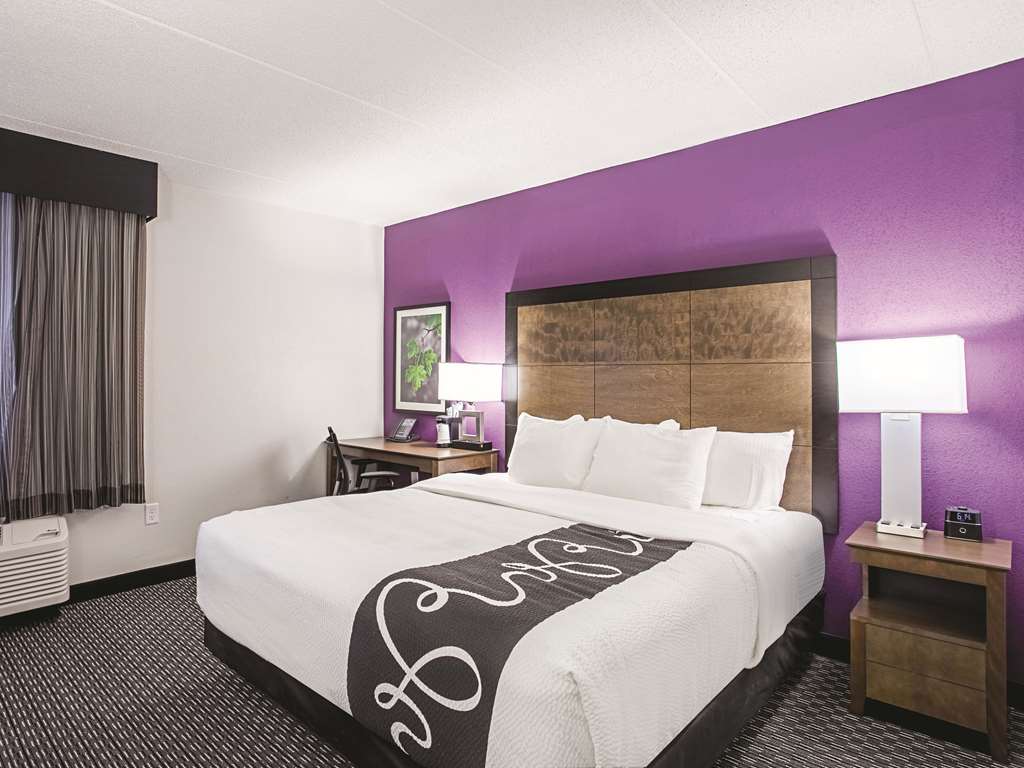 La Quinta Inn & Suites Baltimore North - thumb 9