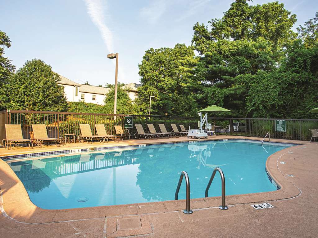 La Quinta Inn & Suites Baltimore North - thumb 11