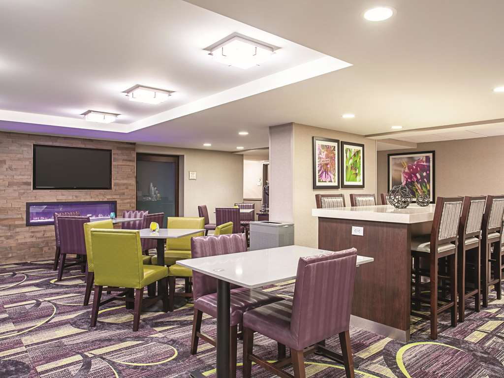 La Quinta Inn & Suites Baltimore North - thumb 15