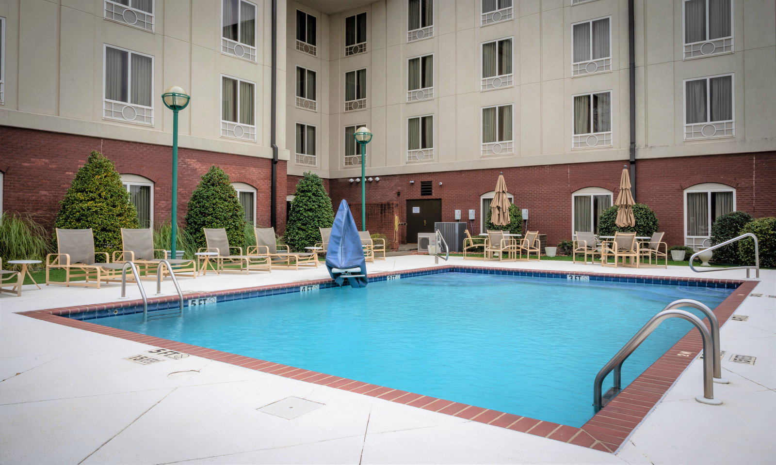 Holiday Inn Express & Suites Tuscaloosa- - thumb 9