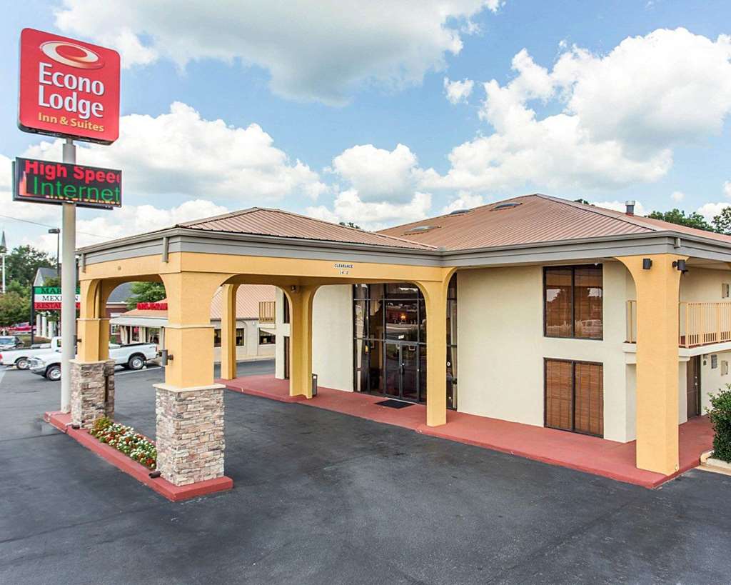 Econo Lodge Inn & Suites - thumb 0