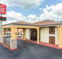 Econo Lodge Inn  Suites - Accommodation Ohio