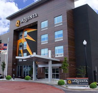 La Quinta Inn  Suites by Wyndham - Accommodation Ohio