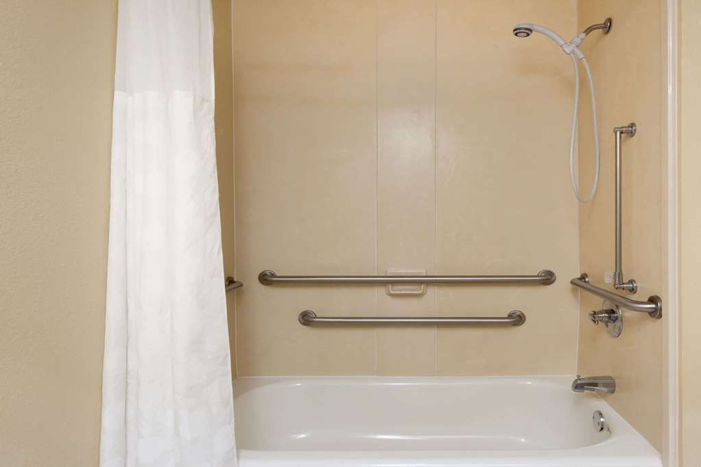 Ramada Limited Locust Grove - thumb 7