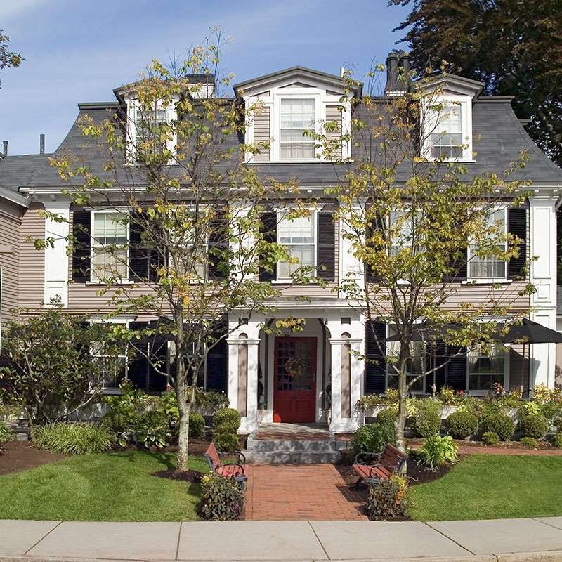 Concord's Colonial Inn - thumb 0