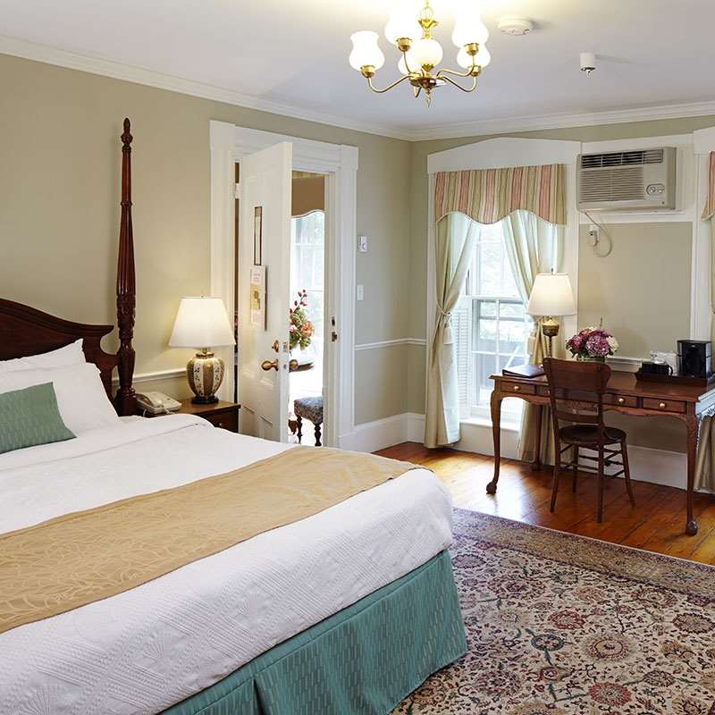 Concord's Colonial Inn - thumb 3