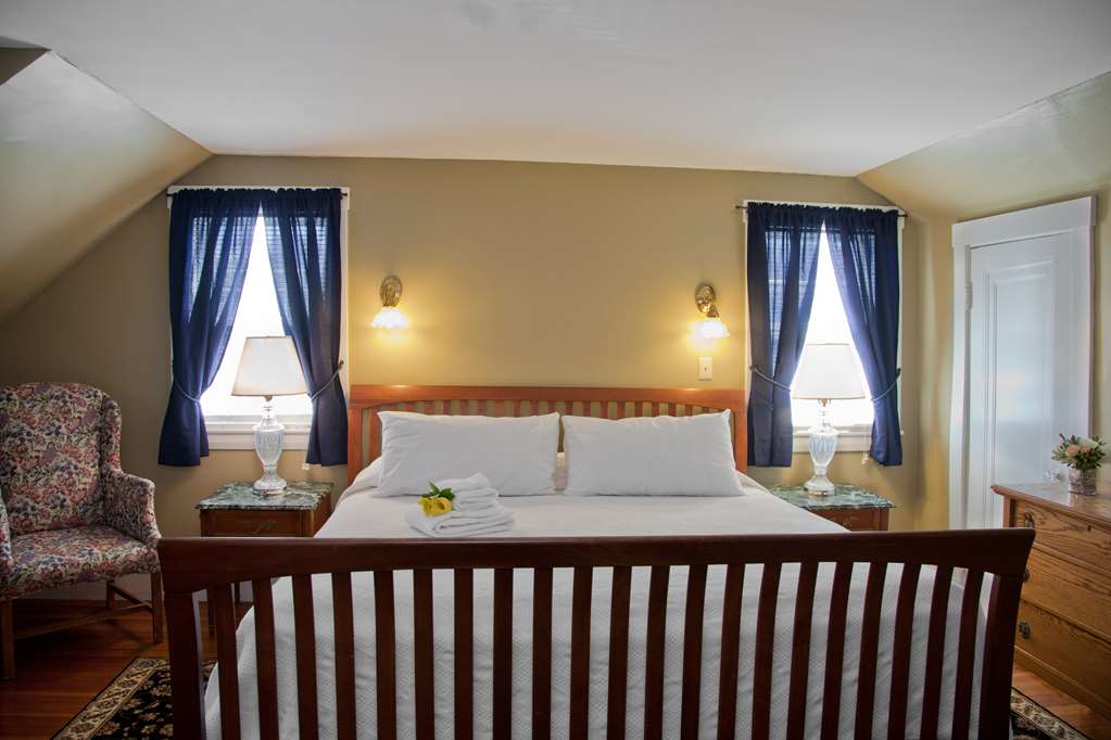 Concord's Colonial Inn - thumb 9