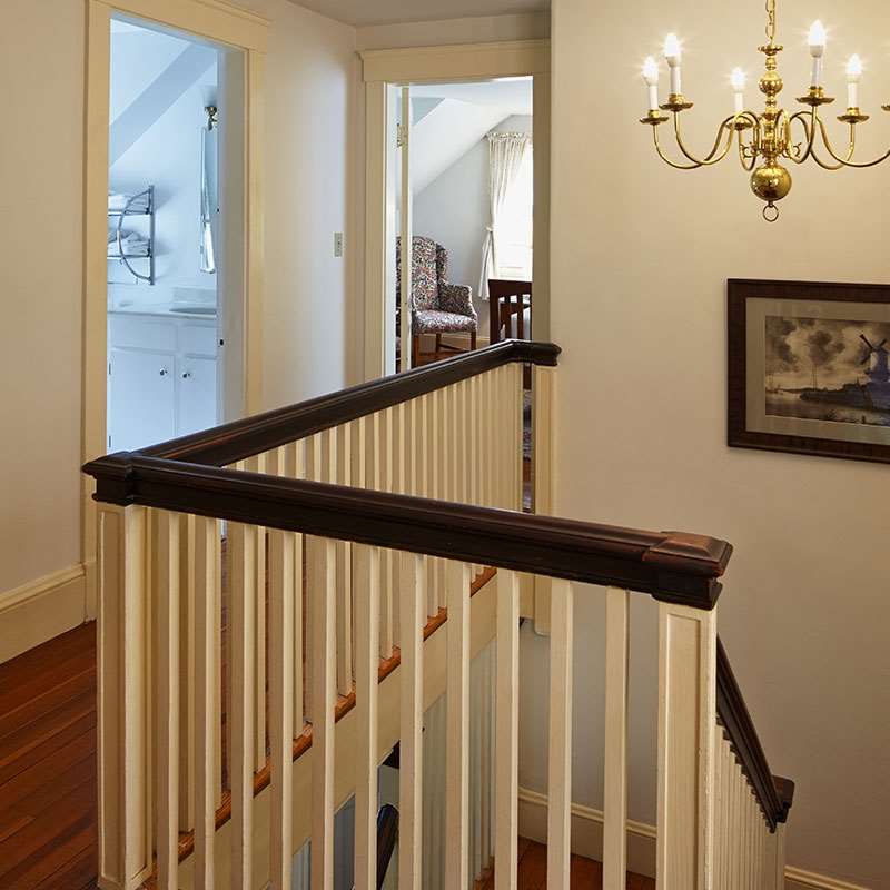 Concord's Colonial Inn - thumb 10