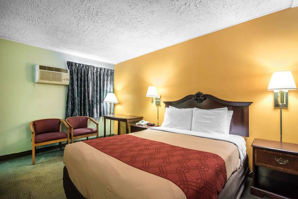 Econo Lodge - thumb 12