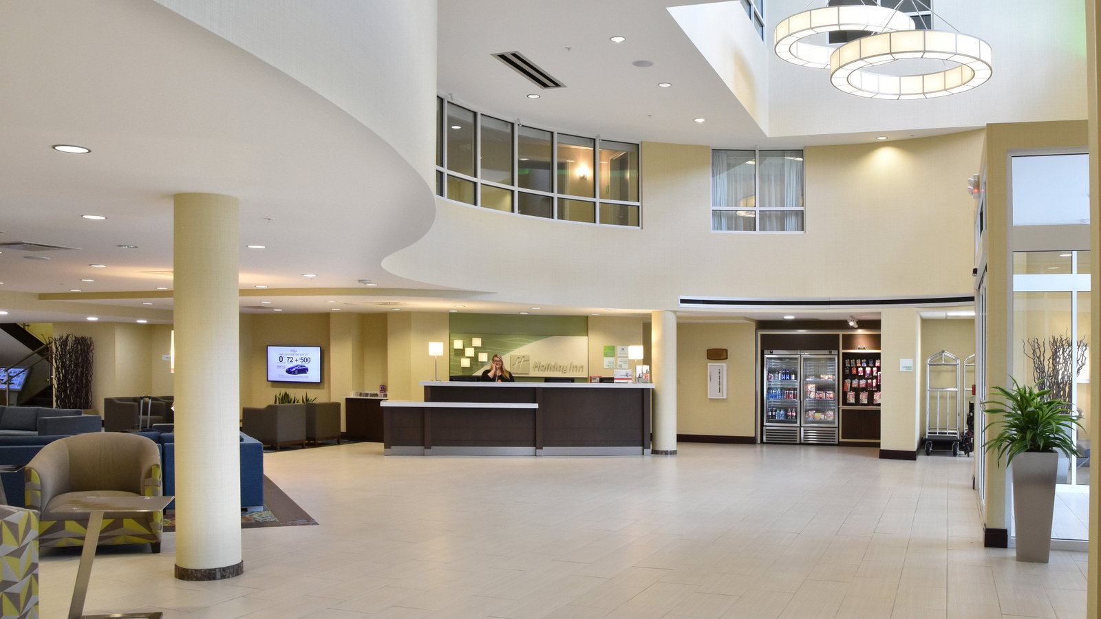 Holiday Inn Canton (Belden Village) - thumb 3