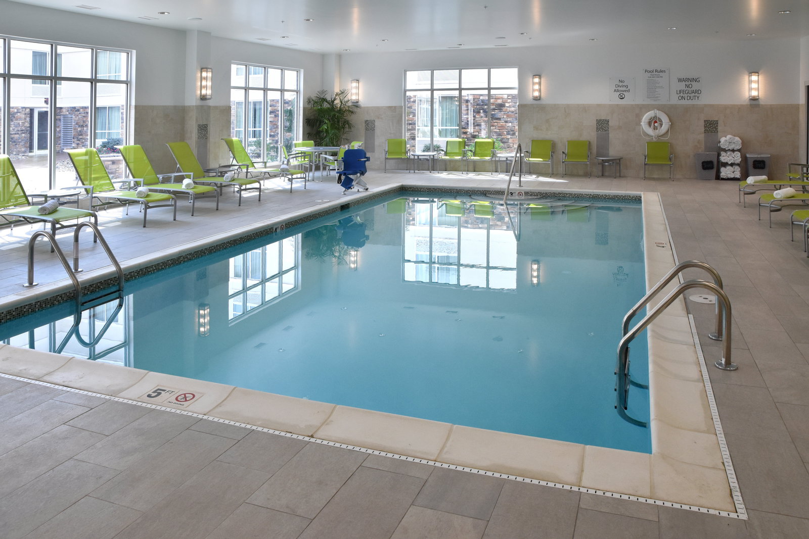 Holiday Inn Canton (Belden Village) - thumb 6