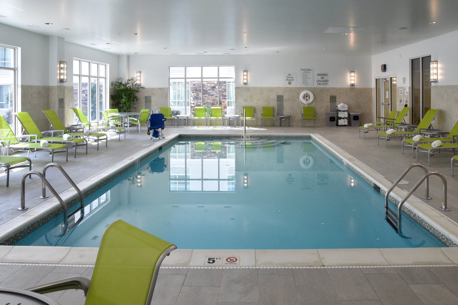 Holiday Inn Canton (Belden Village) - thumb 7