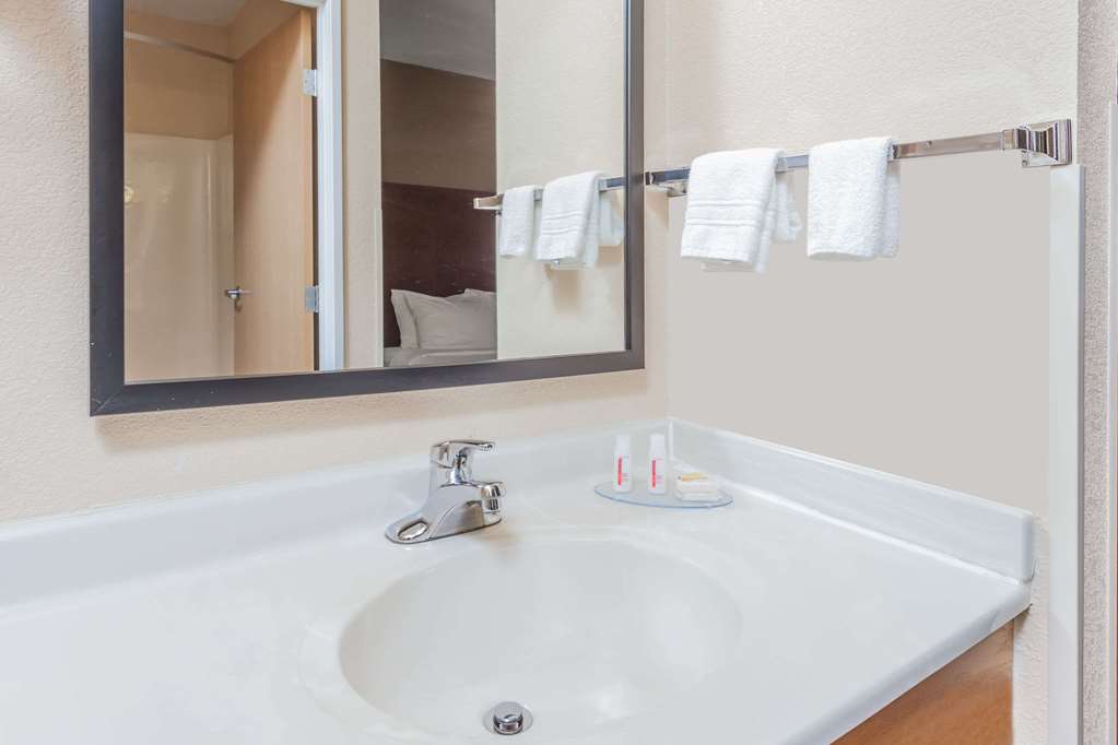 Days Inn Imlay City - thumb 4