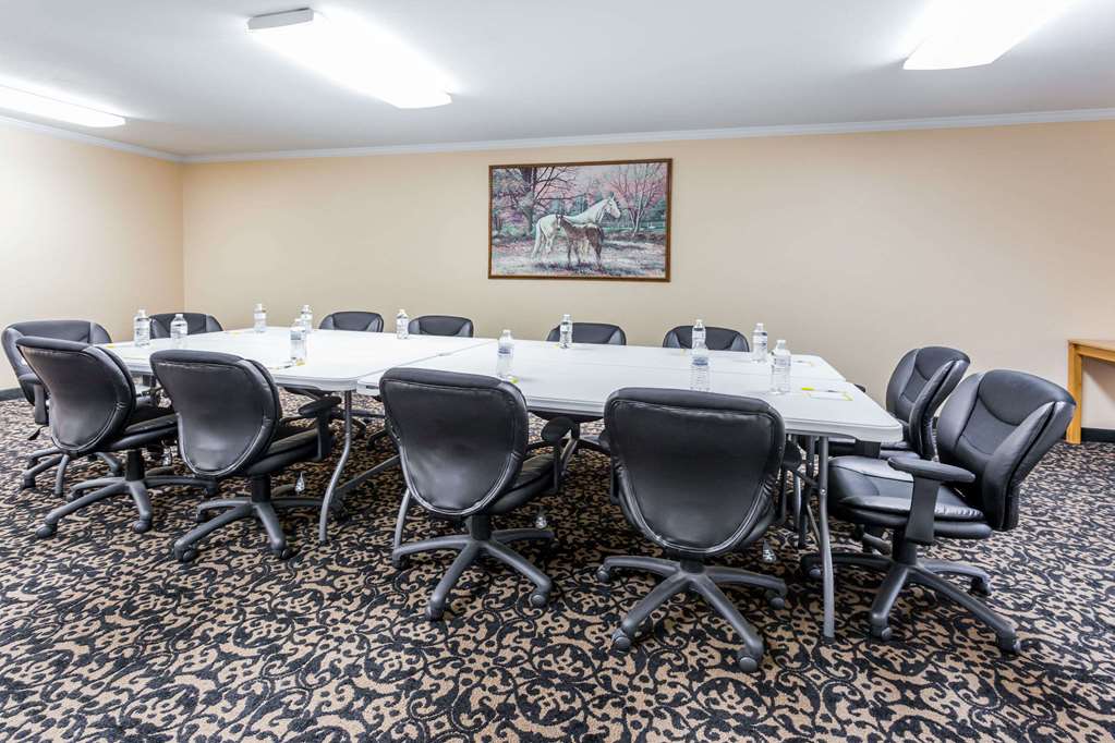 Days Inn Imlay City - thumb 10