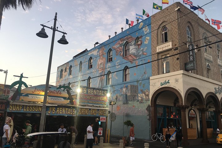 Private LA Coast Tour And Beach Day/Scenic Hike: Venice, Santa Monica, Malibu - thumb 2