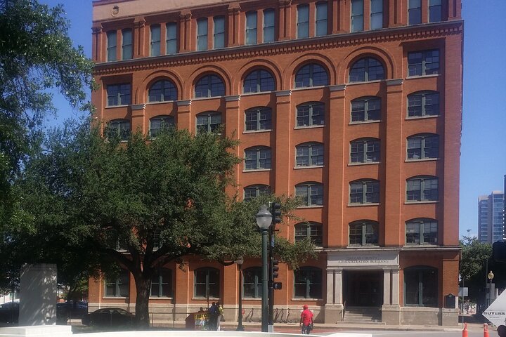 Private Walking Tour Of Dealey Plaza Assassination Of JFK - thumb 2