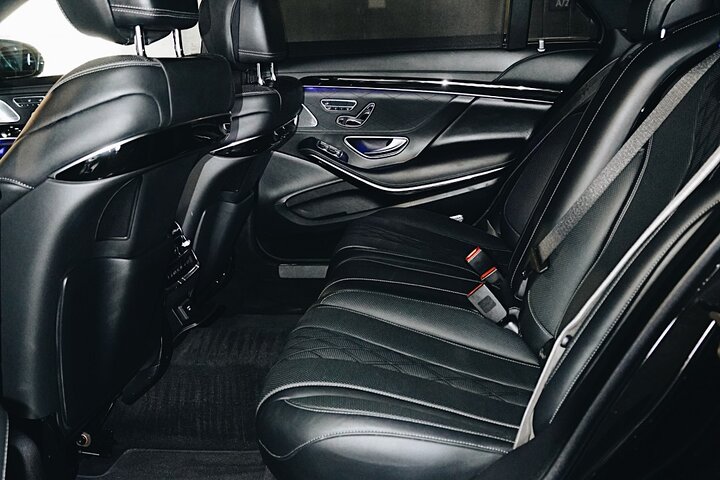 Baton Rouge To New Orleans Chauffeur Driven Transport By Executive Sedan - thumb 0