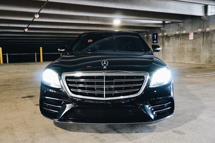 Baton Rouge To New Orleans Chauffeur Driven Transport By Executive Sedan - thumb 3