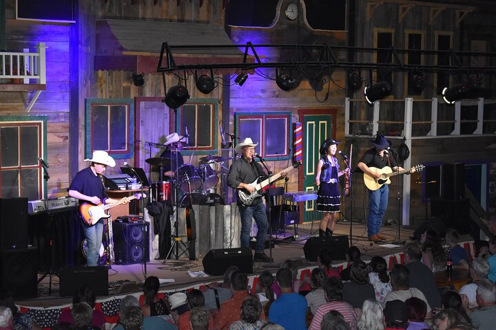 Mount Rushmore & Black Hills Tour Including 2 Meals & A Music Variety Show - thumb 2